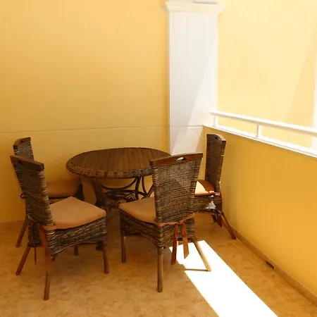 Apartment On 2 B Calle Helena